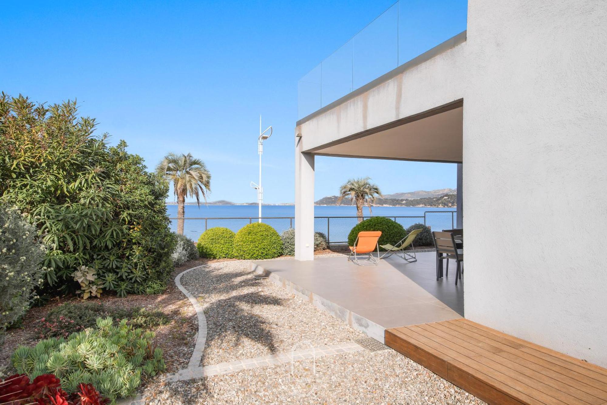 Villa Antoine Appartement Rdj Vue Mer Clim Wifi Parking Plage 50M La Garonne Le Pradet Exterior foto