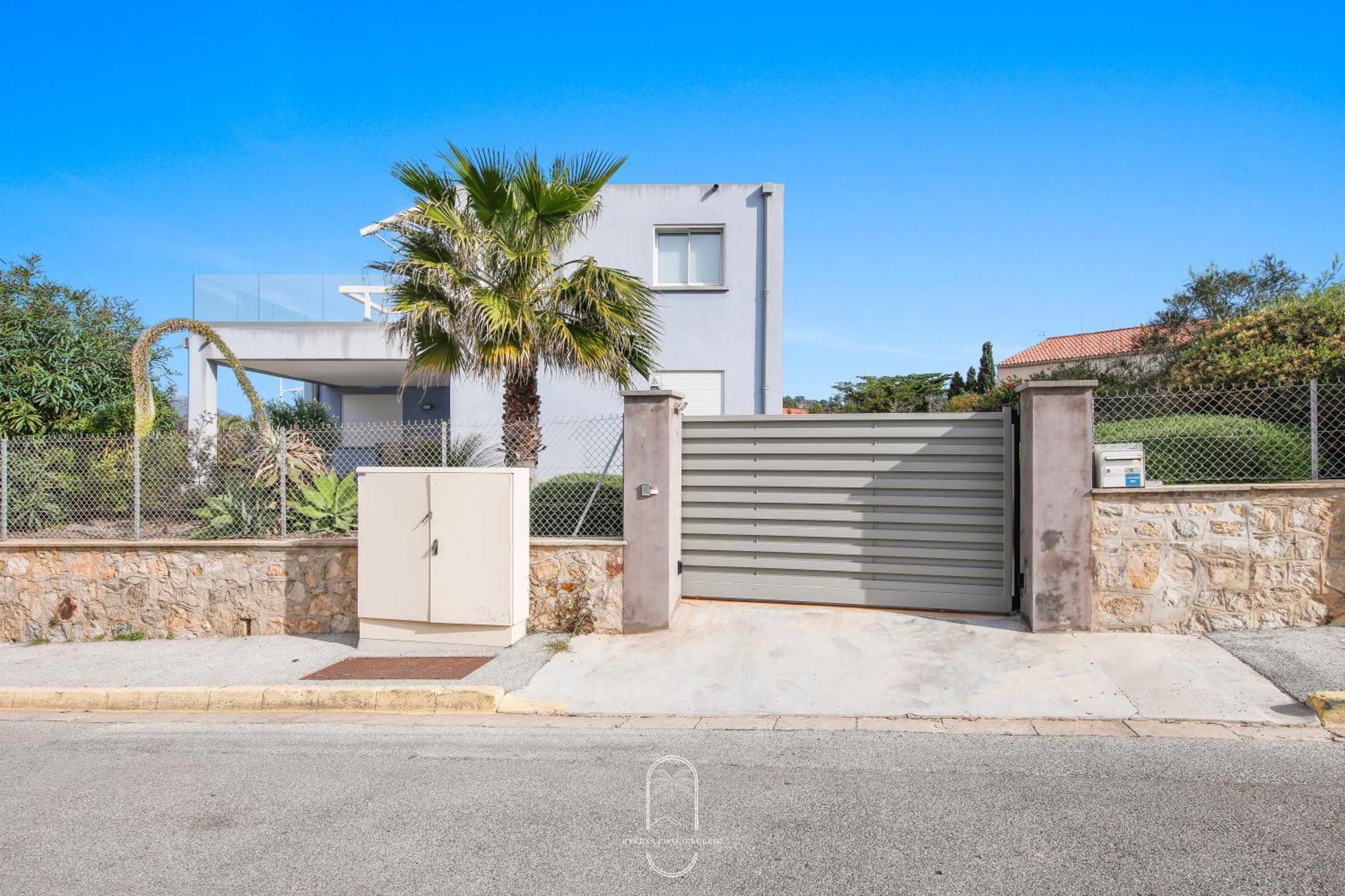 Villa Antoine Appartement Rdj Vue Mer Clim Wifi Parking Plage 50M La Garonne Le Pradet Exterior foto