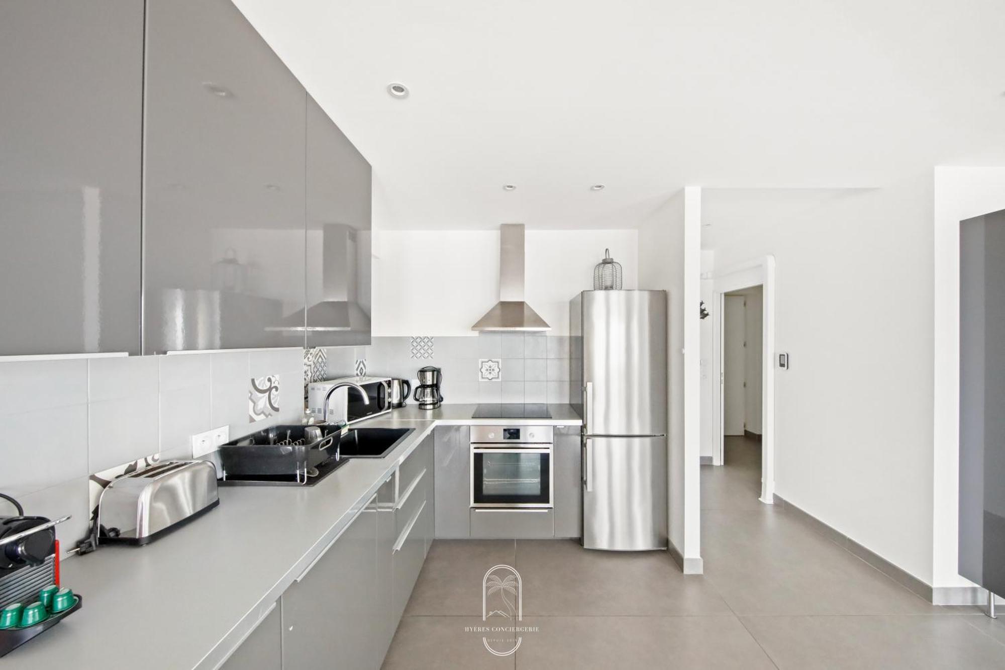 Villa Antoine Appartement Rdj Vue Mer Clim Wifi Parking Plage 50M La Garonne Le Pradet Exterior foto