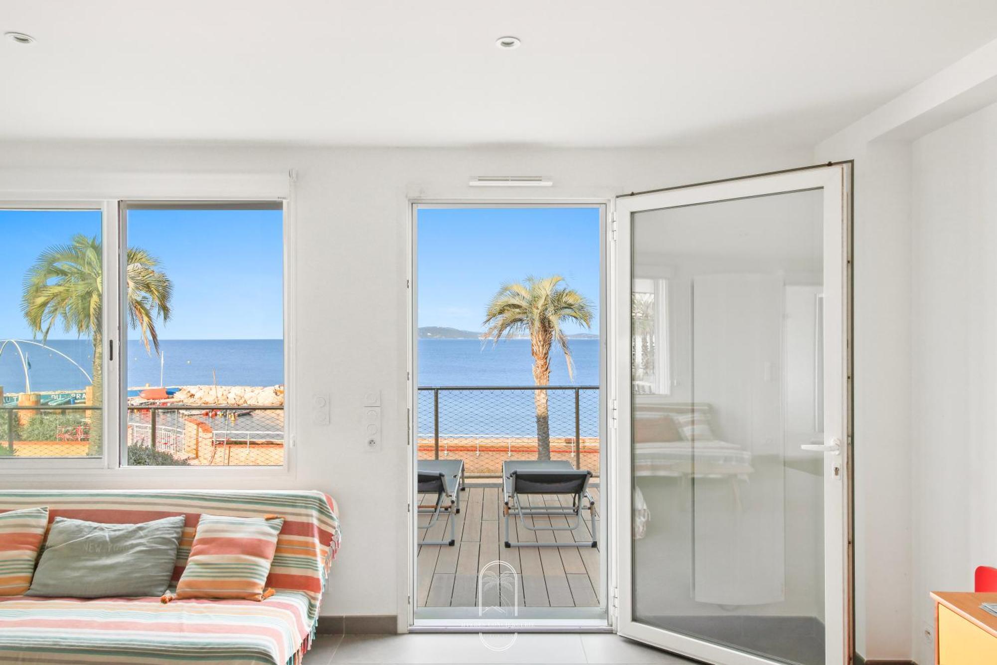 Villa Antoine Appartement Rdj Vue Mer Clim Wifi Parking Plage 50M La Garonne Le Pradet Exterior foto