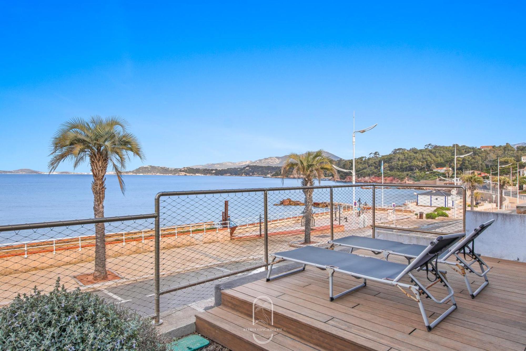 Villa Antoine Appartement Rdj Vue Mer Clim Wifi Parking Plage 50M La Garonne Le Pradet Exterior foto