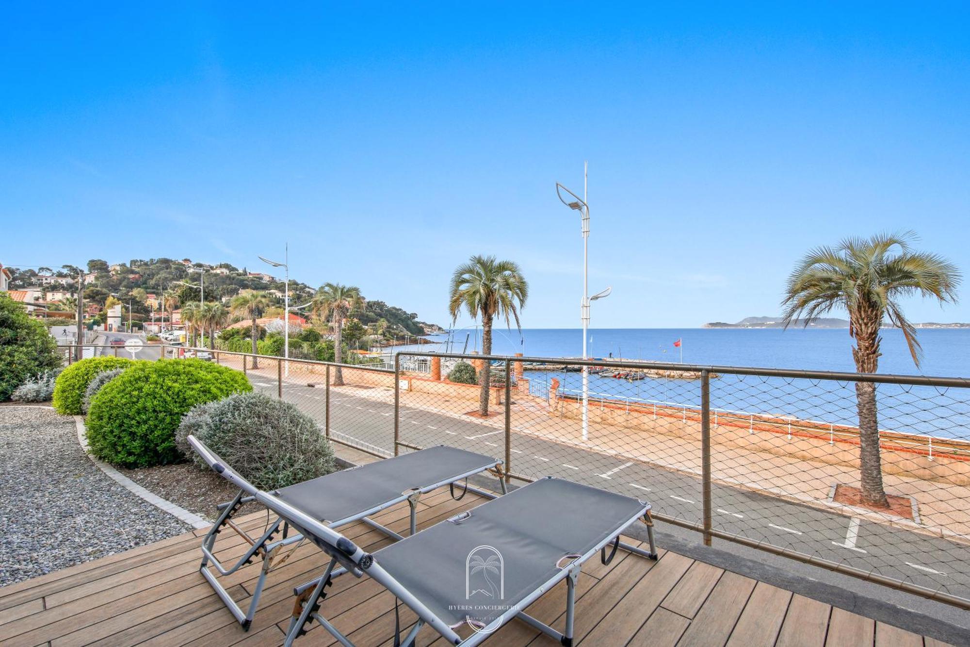 Villa Antoine Appartement Rdj Vue Mer Clim Wifi Parking Plage 50M La Garonne Le Pradet Exterior foto