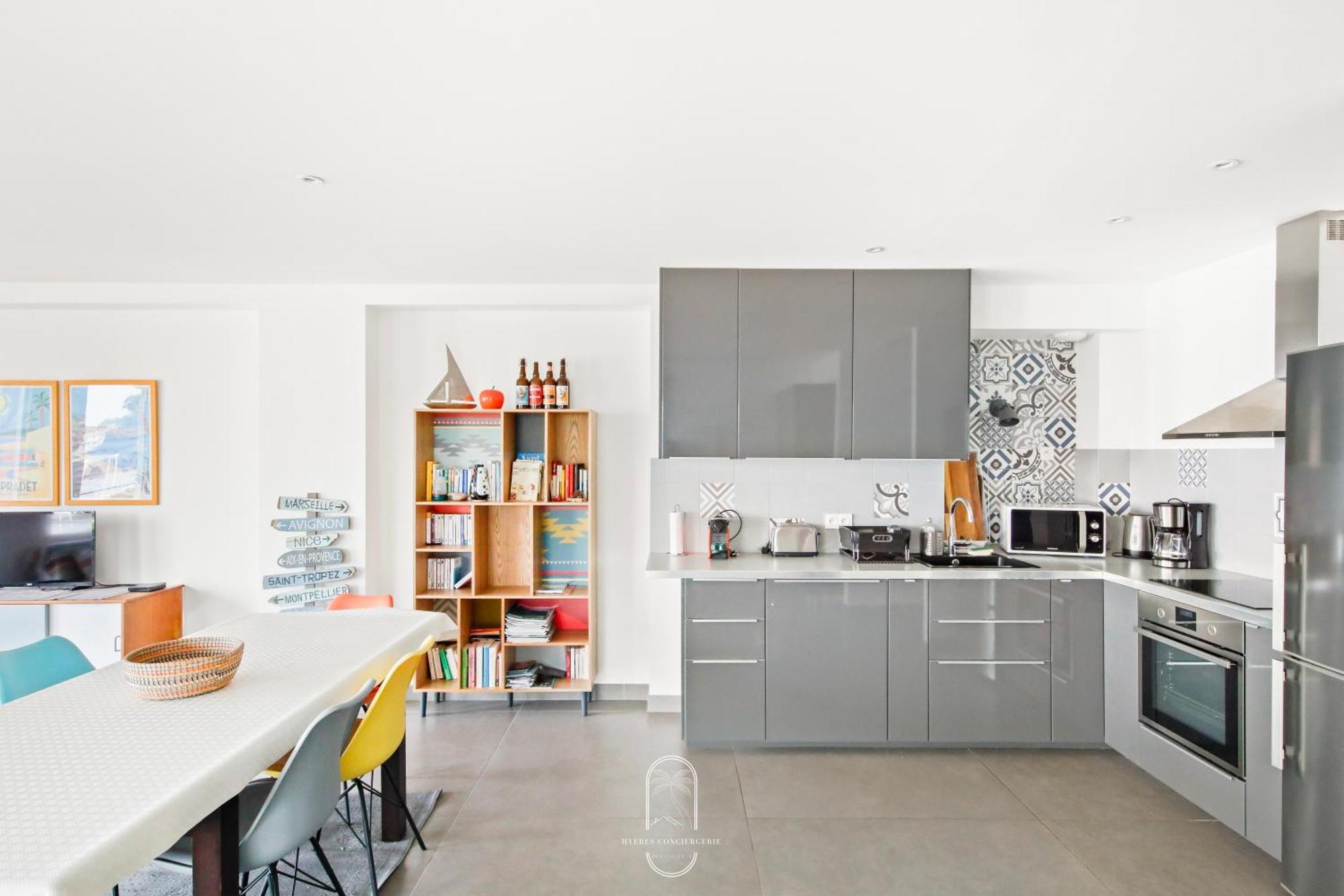 Villa Antoine Appartement Rdj Vue Mer Clim Wifi Parking Plage 50M La Garonne Le Pradet Exterior foto