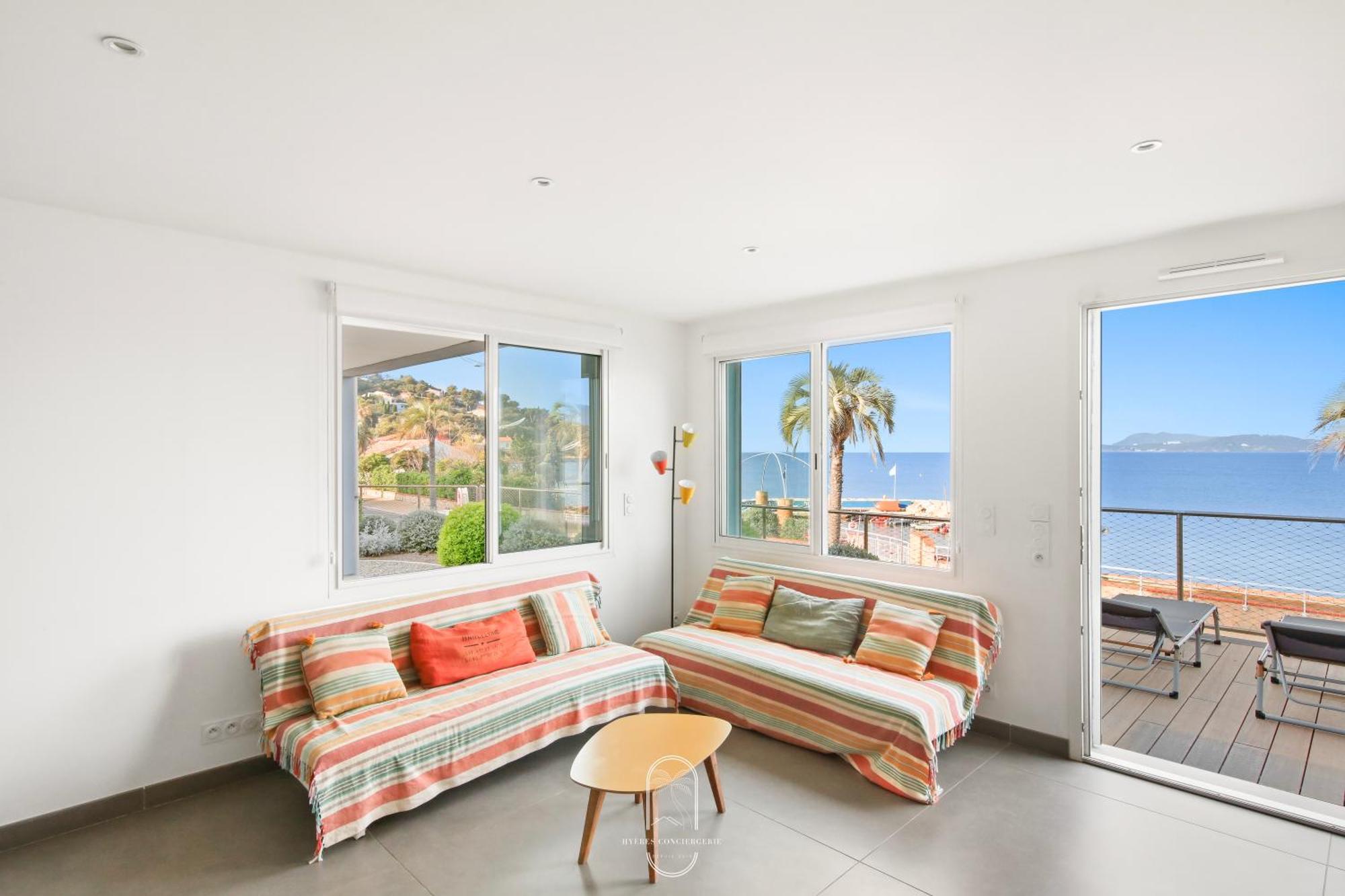 Villa Antoine Appartement Rdj Vue Mer Clim Wifi Parking Plage 50M La Garonne Le Pradet Exterior foto